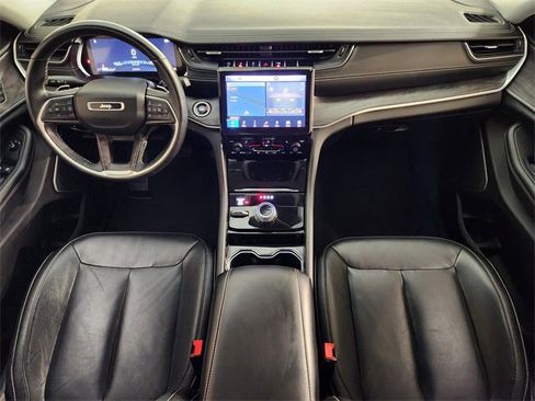 Used 2022 Jeep Grand Cherokee L Limited image 4