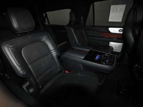 Used 2024 Lincoln Navigator L Reserve image 28