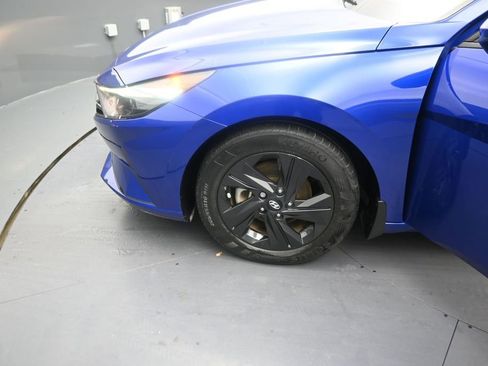 Used 2023 Hyundai Elantra SEL FWD image 12