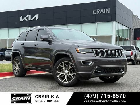 Used 2018 Jeep Grand Cherokee Limited AWD/4WD image 1