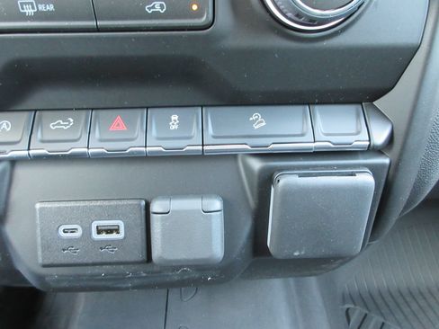 New 2026 Chevrolet Silverado 1500 Custom Trail Boss w/ LPO, Dark Essentials Package AWD/4WD image 29