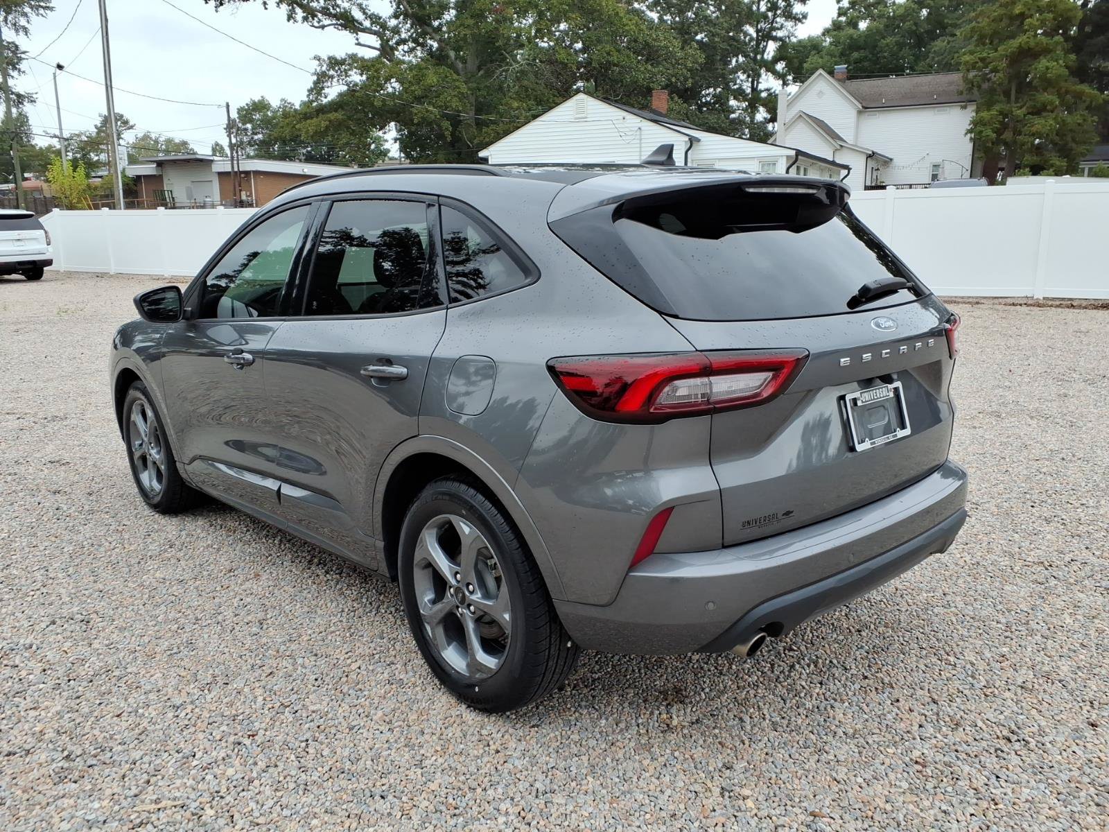 Used 2023 Ford Escape ST-Line w/ Tech Pack #1 FWD image 5