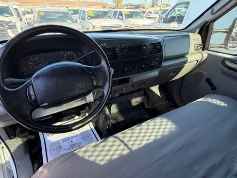 Used 2007 Ford F550 4x4 Regular Cab Super Duty image 15