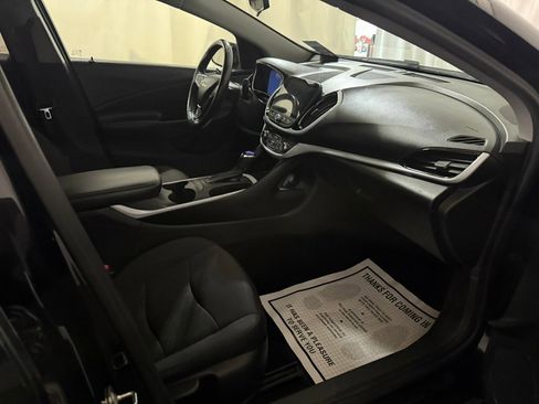Used 2017 Chevrolet Volt LT image 28
