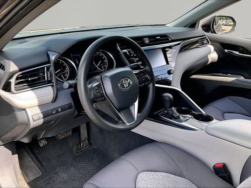 Used 2020 Toyota Camry LE FWD image 14