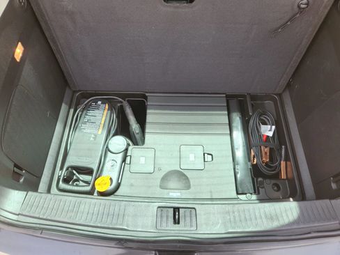 Used 2014 Chevrolet Volt w/ Enhanced Safety Package 1 FWD image 29