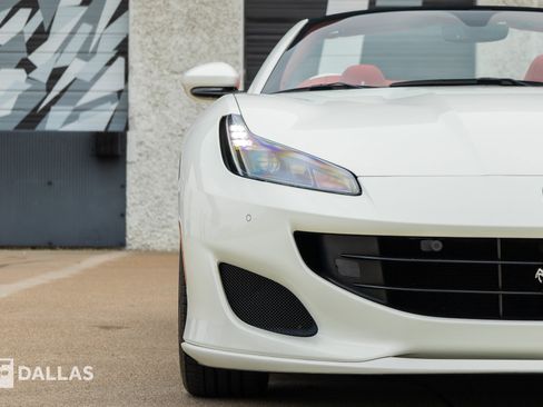 Used 2019 Ferrari Portofino RWD image 4