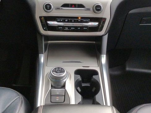 Used 2023 Ford Explorer XLT w/ Equipment Group 202A AWD/4WD image 18