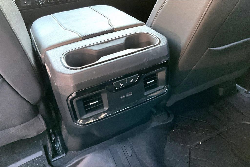 Used 2025 Chevrolet Silverado 2500 ZR2 w/ Technology Package AWD/4WD image 33