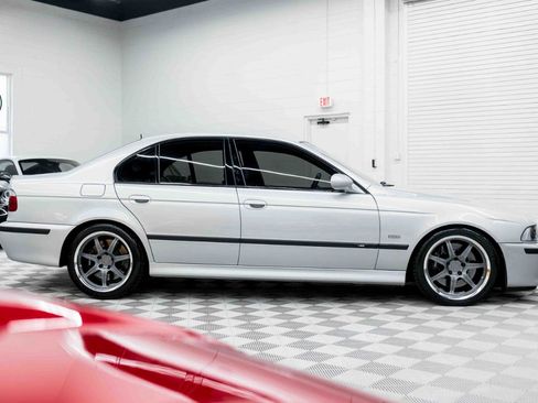 Used 2002 BMW M5 RWD image 9