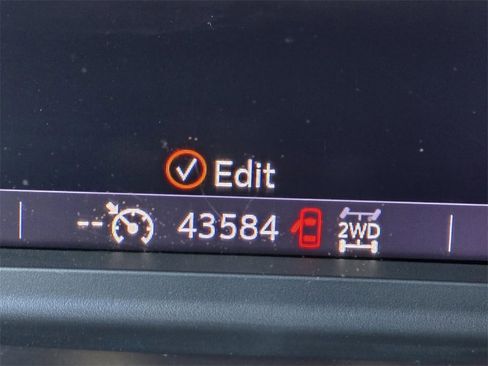 Used 2023 Chevrolet Silverado 2500 Custom w/ Custom Value Package image 36