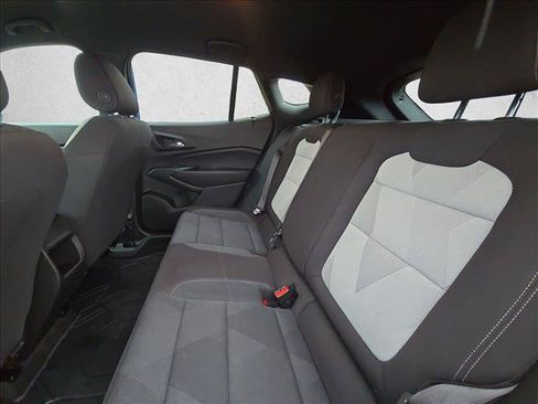 Used 2026 Chevrolet Trax RS FWD image 16