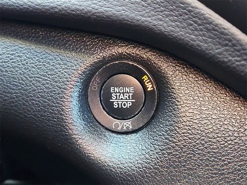 Used 2021 Jeep Cherokee Limited w/ Trailer Tow Group image 27