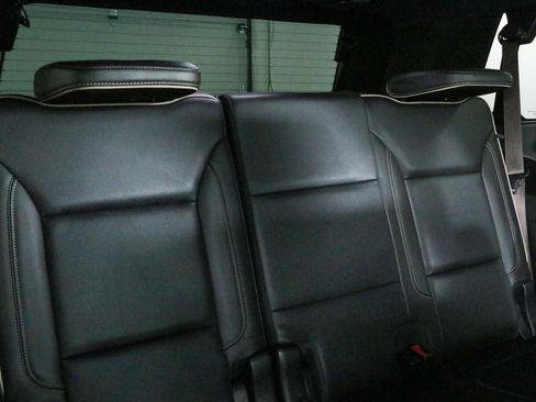 Used 2021 GMC Yukon SLT w/ SLT Luxury Plus Package RWD image 34