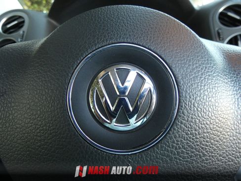Used 2017 Volkswagen Tiguan SEL FWD image 61