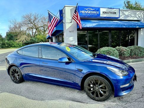 Used 2022 Tesla Model 3 Standard Range image 8