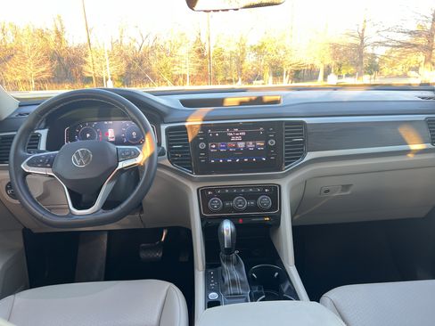 Used 2023 Volkswagen Atlas SE w/ Black Wheel Package image 26