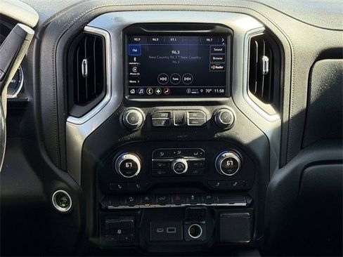 Used 2021 Chevrolet Silverado 1500 LT Trail Boss w/ Convenience Package II image 17