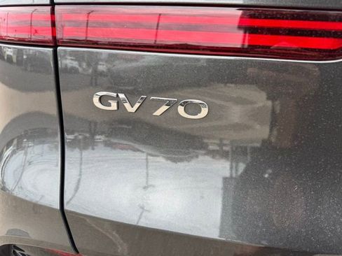 Certified 2024 Genesis GV70 2.5T image 8