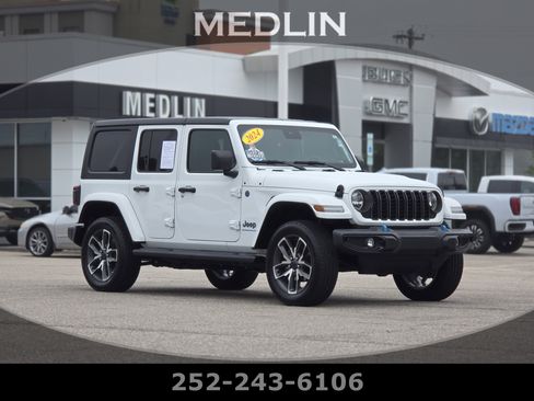 Used 2024 Jeep Wrangler Unlimited w/ Convenience Group AWD/4WD image 1