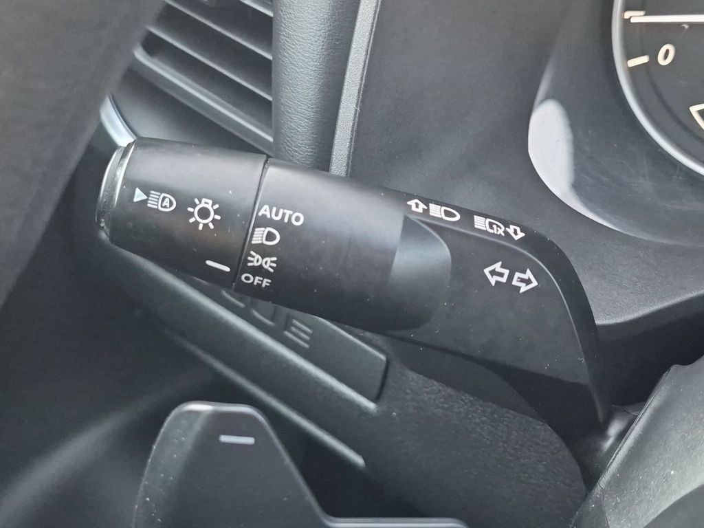 Used 2024 Nissan Rogue S AWD/4WD image 20