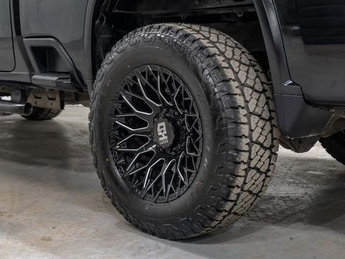 Used 2022 Chevrolet Silverado 2500 Custom w/ Custom Value Package image 63