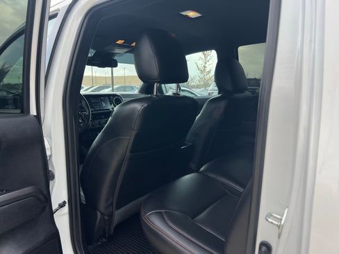 Used 2021 Toyota Tacoma TRD Sport w/ Technology Package image 16