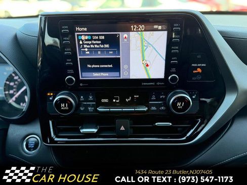 Used 2020 Toyota Highlander XLE image 29