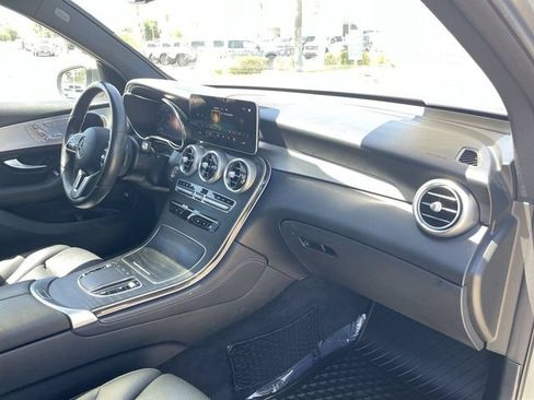 Used 2020 Mercedes-Benz GLC 300 4MATIC w/ Premium Package image 29