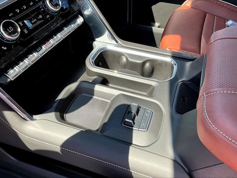 Used 2025 GMC Sierra 3500 Denali Ultimate image 11