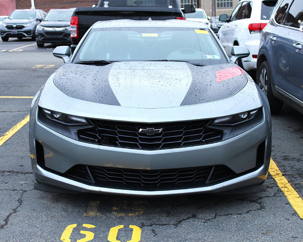 Used 2023 Chevrolet Camaro LT w/ Technology Package RWD image 4