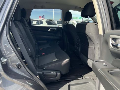 Used 2019 Nissan Pathfinder S image 34