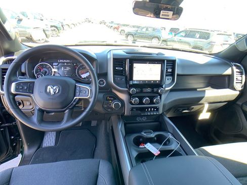 New 2026 RAM 1500 Express AWD/4WD image 12