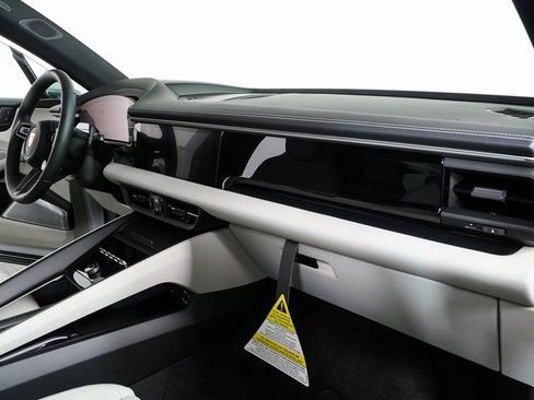 New 2026 Porsche Macan 4S Electric image 25