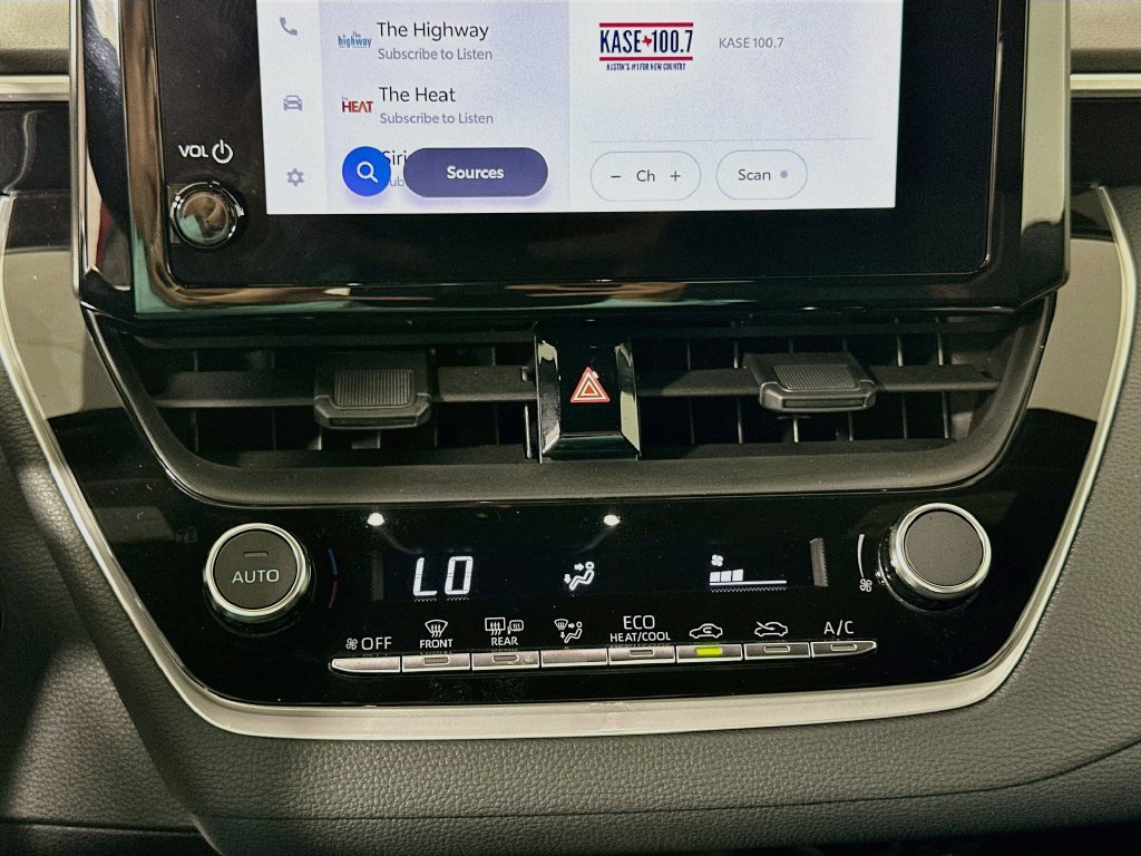 Certified 2026 Toyota Corolla SE FWD image 15