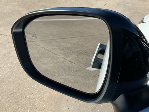 New 2026 Nissan Leaf Platinum+ image 10