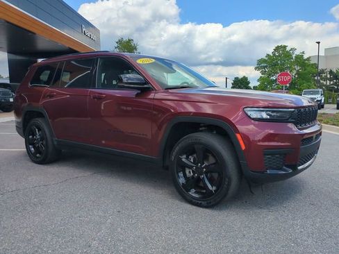 Used 2024 Jeep Grand Cherokee L Altitude AWD/4WD image 2