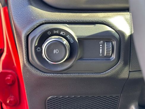 Used 2023 Jeep Wrangler Sport S image 19