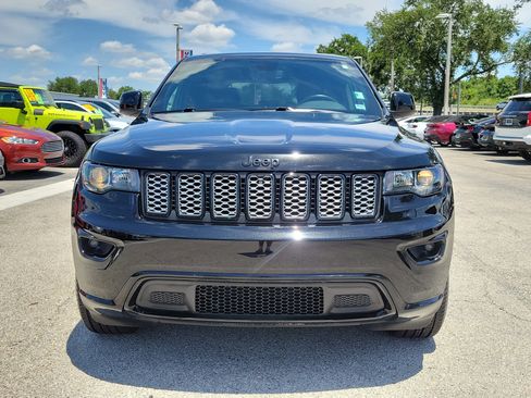 Used 2020 Jeep Grand Cherokee Altitude AWD/4WD image 2
