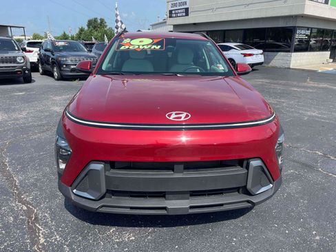 Used 2025 Hyundai Kona SEL FWD image 2