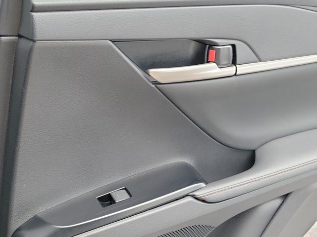 Used 2025 Toyota Camry XLE FWD image 7