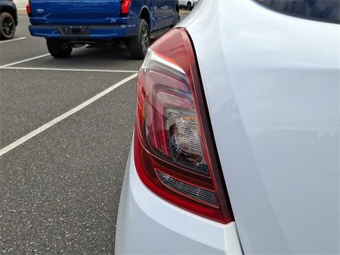 Used 2019 Buick Encore Preferred image 27