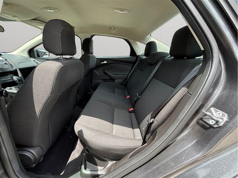 Used 2018 Ford Focus SE FWD image 27