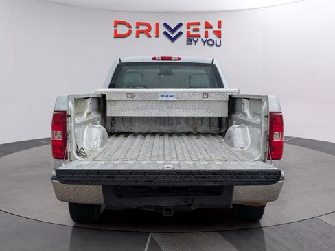 Used 2010 Chevrolet Silverado 1500 W/T RWD image 5