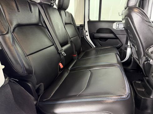 Used 2023 Jeep Wrangler Unlimited Rubicon 4xe AWD/4WD image 30