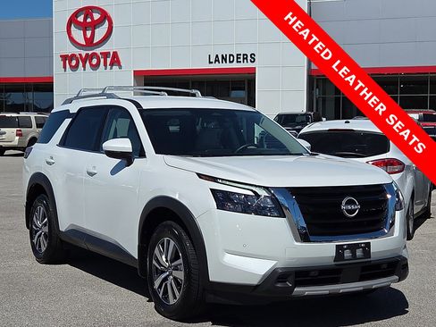 Used 2025 Nissan Pathfinder SL AWD/4WD image 1
