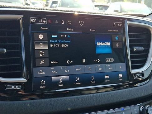 Certified 2024 Chrysler Pacifica Touring-L FWD image 22