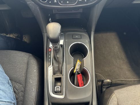 Used 2022 Chevrolet Equinox LT image 18