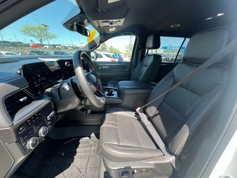 Used 2025 Chevrolet Suburban RST w/ Comfort Package AWD/4WD image 20