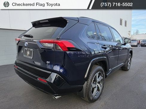 Used 2024 Toyota RAV4 SE w/ Weather & Moonroof Package image 7